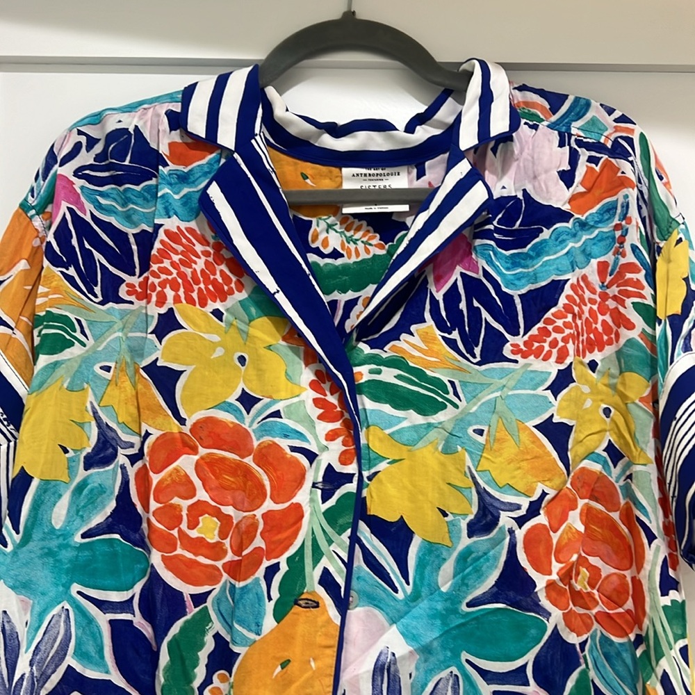 Floral top - Picture 2 of 3